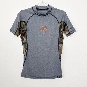 Rip Curl Mens Small Performance Fit UV Tee Rash Guard Gray Camo Short Sleeve